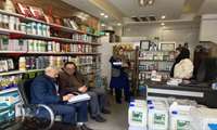 بازدید کارشناسان جهاد کشاورزی آزادشهر از سم‌فروشی‌های شهرستان