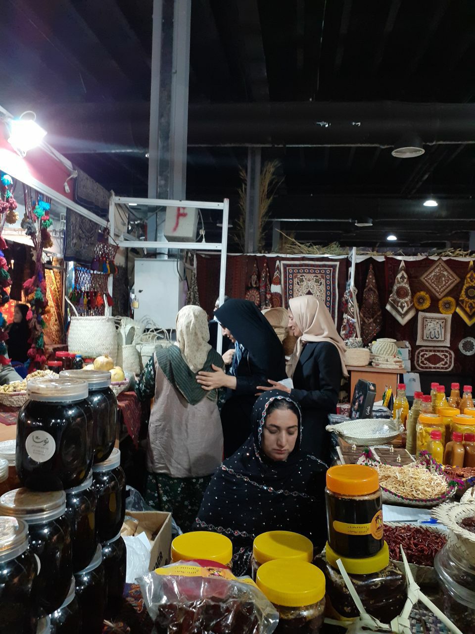  توانمندسازی زنان روستایی و عشایری جنوب کرمان گامی مؤثر در معرفی ظرفیت‌های تولیدی منطقه 
