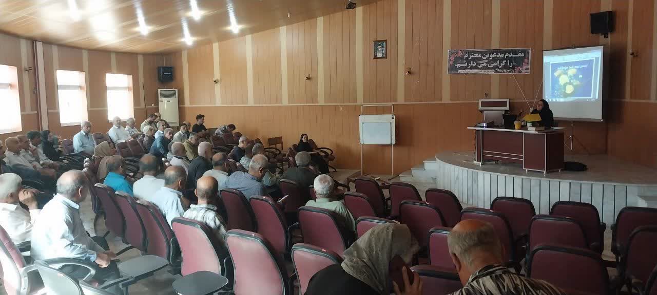 برگزاری کارگاه آموزشی ترویجی مبارزه و کنترل مگس میوه مدیترانه ای در شهرستان کردکوی